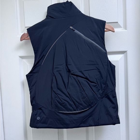 Lululemon Storage Insulated Running Vest, Black, Size 8 - NWT - Picture 3 of 14